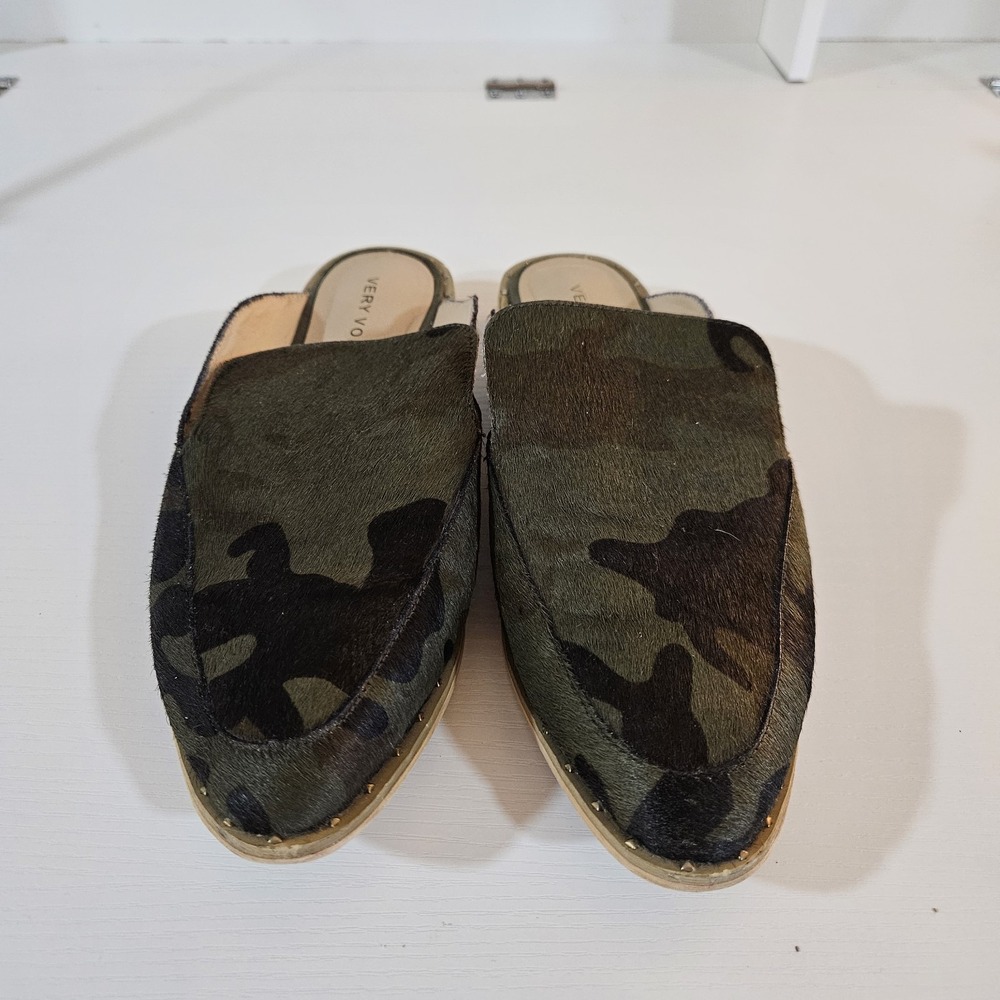 Very Volatile Atwood Camo Calf Hair Studded Pointed Toe Mules Size 8